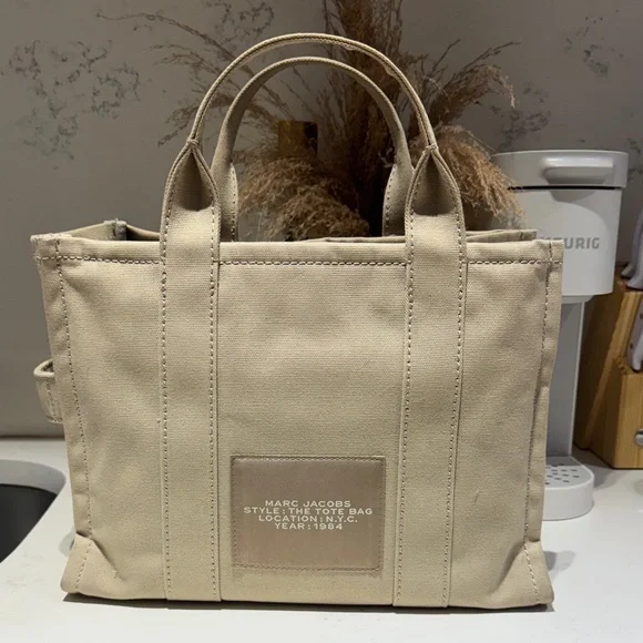 Marc Jacobs Tan Tote Bag - Picture 2 of 8